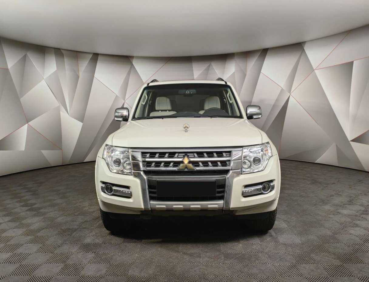 Mitsubishi Pajero с пробегом — 2021 год. Фото: #6