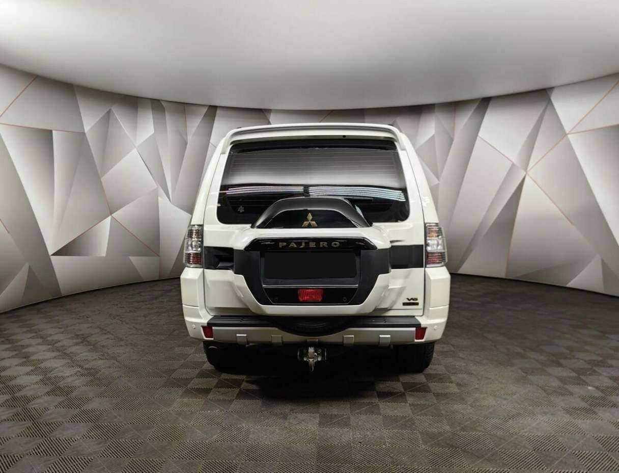 Mitsubishi Pajero с пробегом — 2021 год. Фото: #7