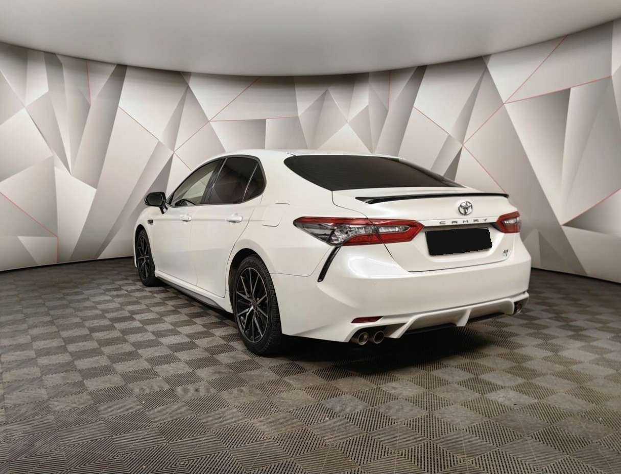 Toyota Camry с пробегом — 2022 год. Фото: #3