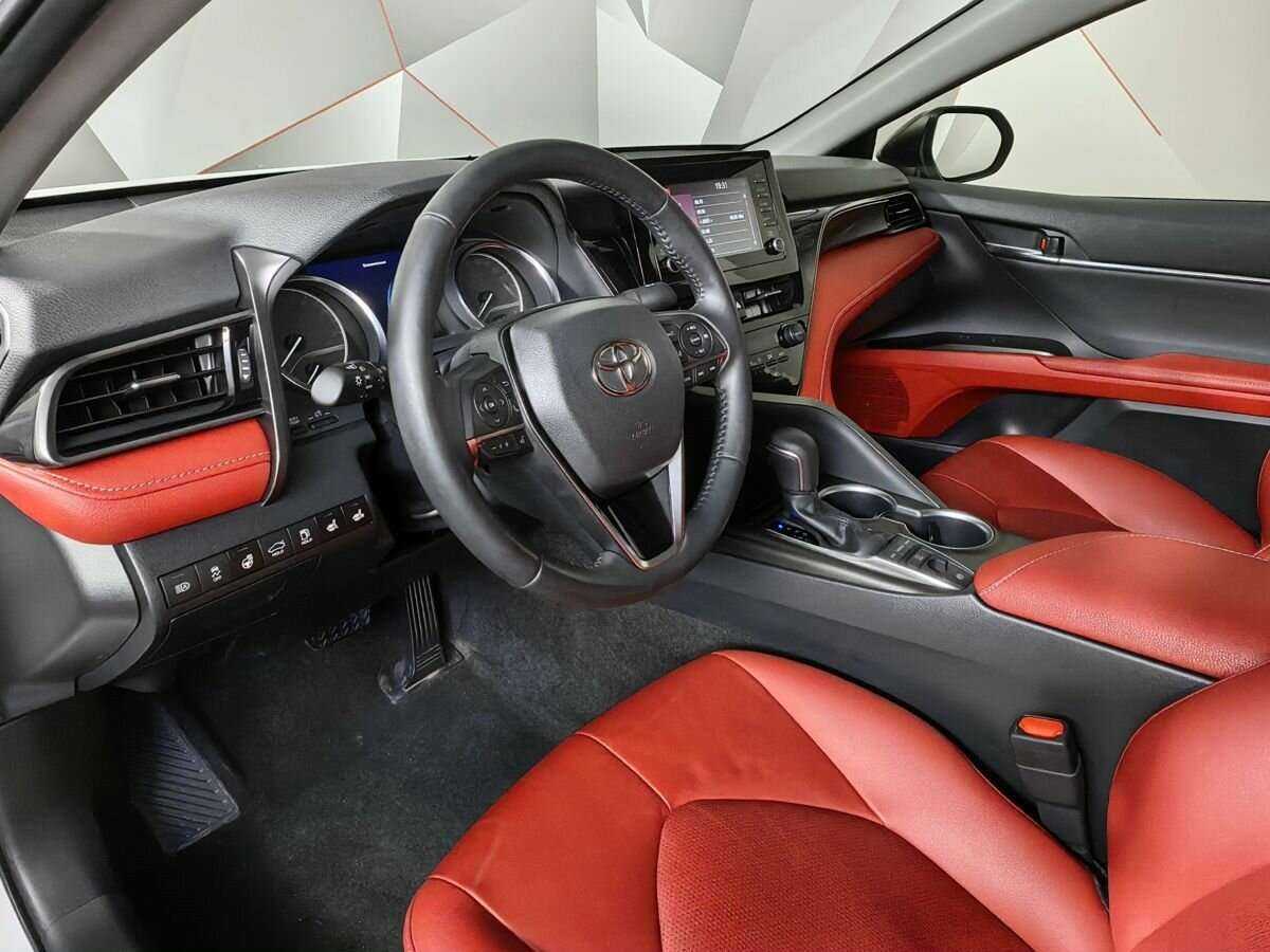 Toyota Camry с пробегом — 2022 год. Фото: #13