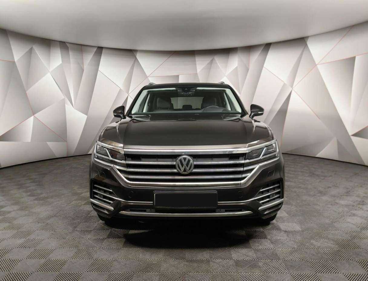 Volkswagen Touareg с пробегом — 2019 год. Фото: #6