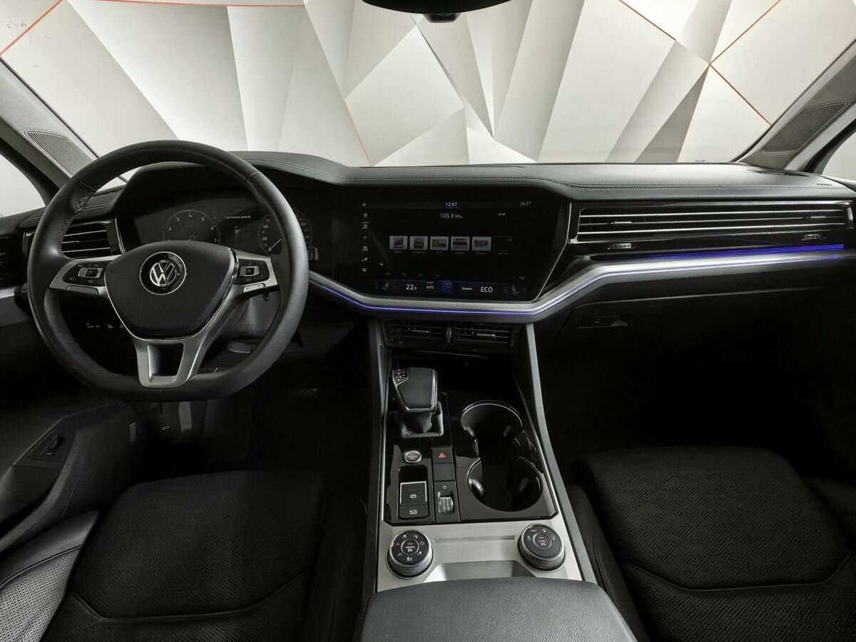 Volkswagen Touareg с пробегом — 2019 год. Фото: #9