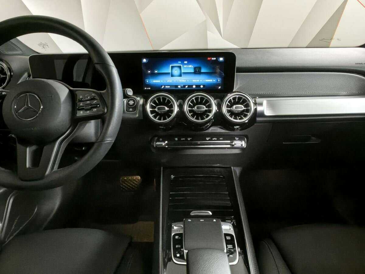 Mercedes-Benz GLB с пробегом — 2020 год. Фото: #10