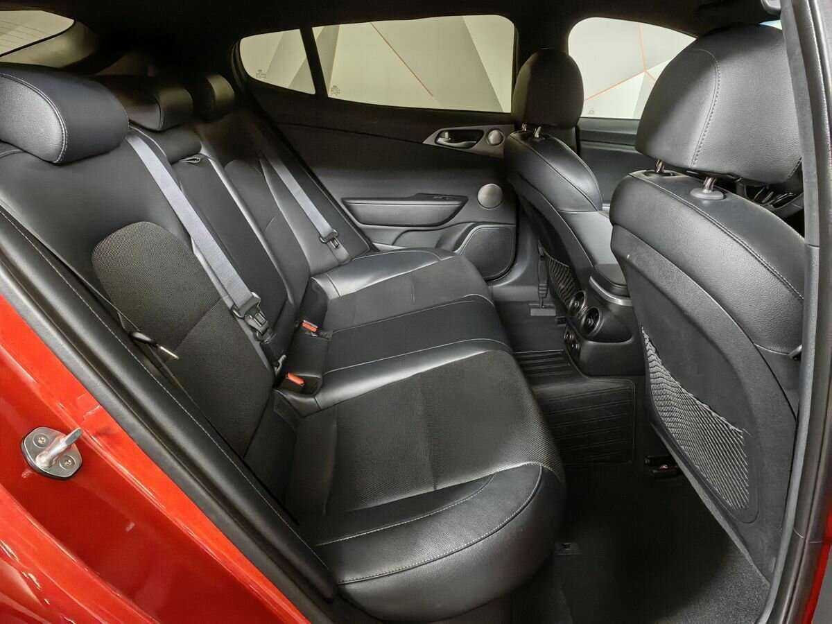 Kia Stinger с пробегом — 2019 год. Фото: #11