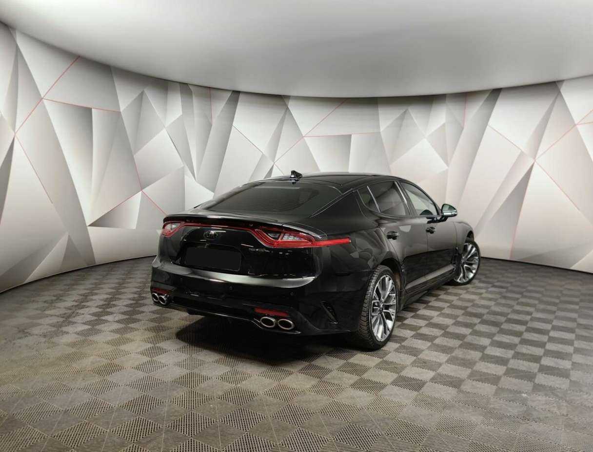Kia Stinger с пробегом — 2019 год. Фото: #1