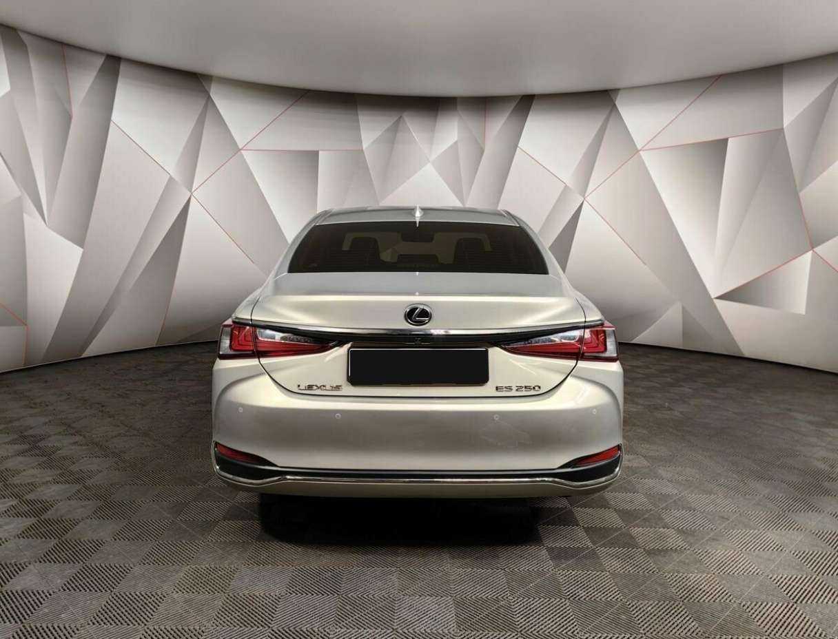 Lexus ES с пробегом — 2020 год. Фото: #7