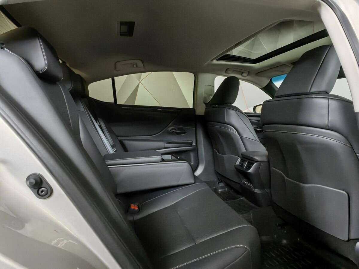 Lexus ES с пробегом — 2020 год. Фото: #10