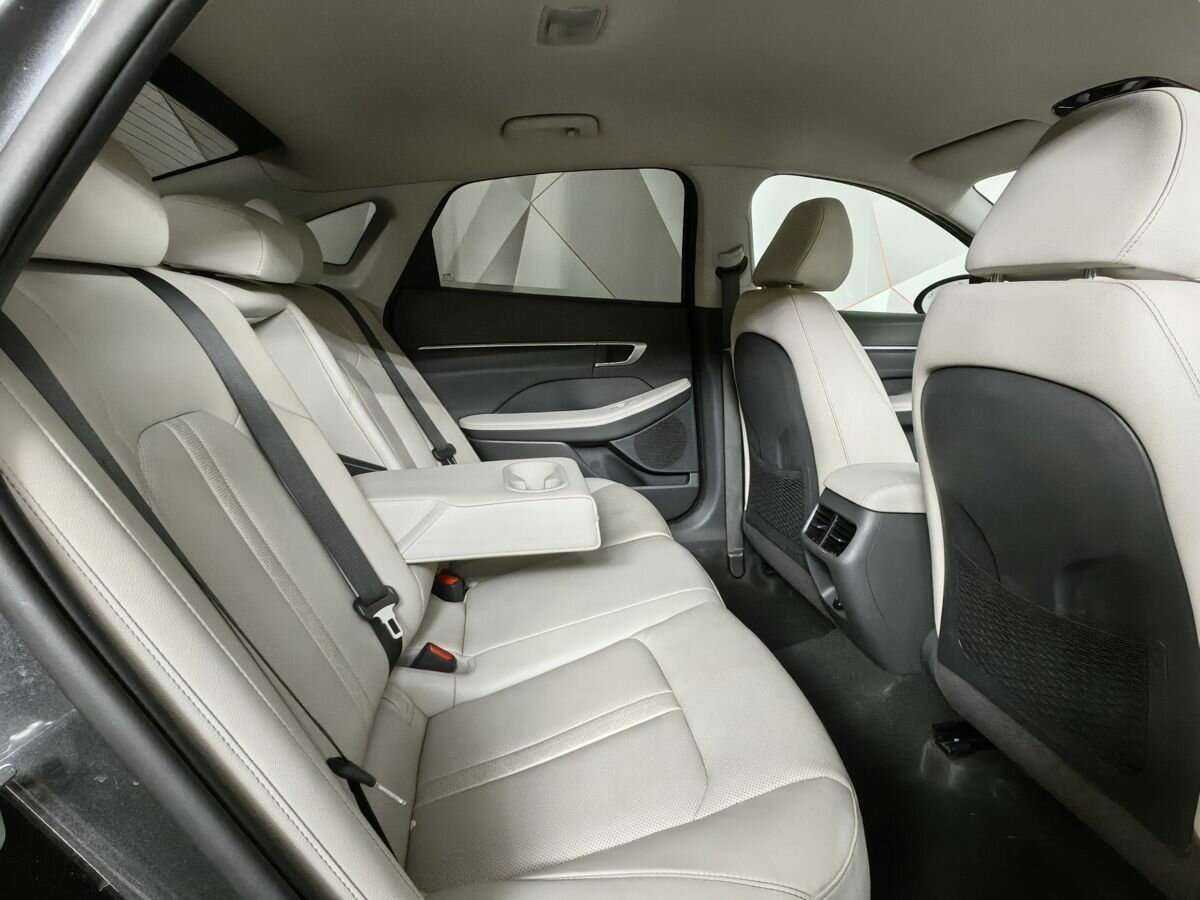 Hyundai Sonata с пробегом — 2020 год. Фото: #12