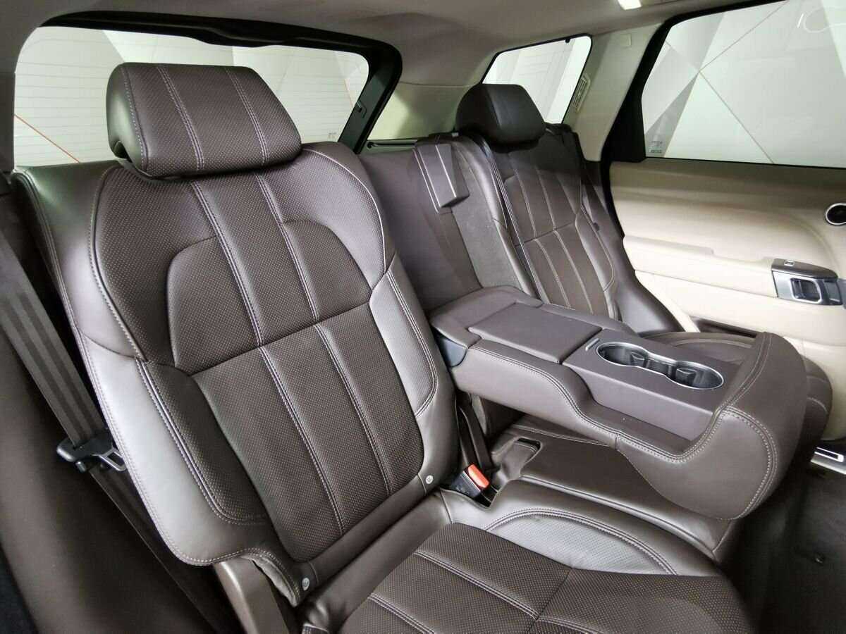 Land Rover Range Rover Sport с пробегом — 2017 год. Фото: #12