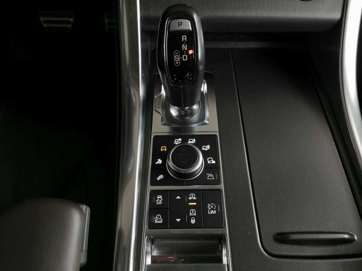 Land Rover Range Rover Sport с пробегом — 2017 год. Фото: #16