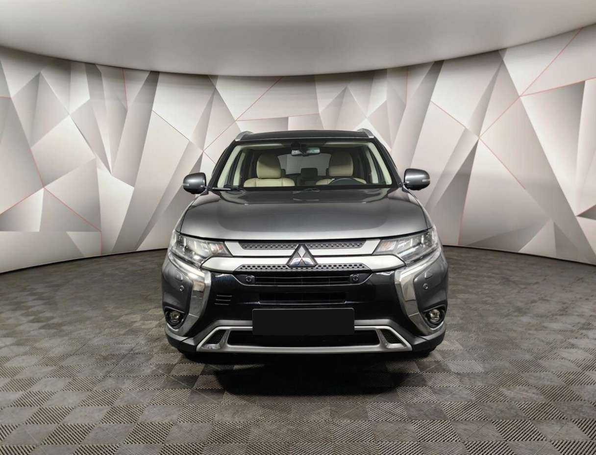 Mitsubishi Outlander с пробегом — 2019 год. Фото: #6