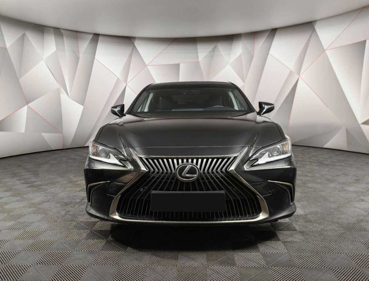 Lexus ES с пробегом — 2019 год. Фото: #6