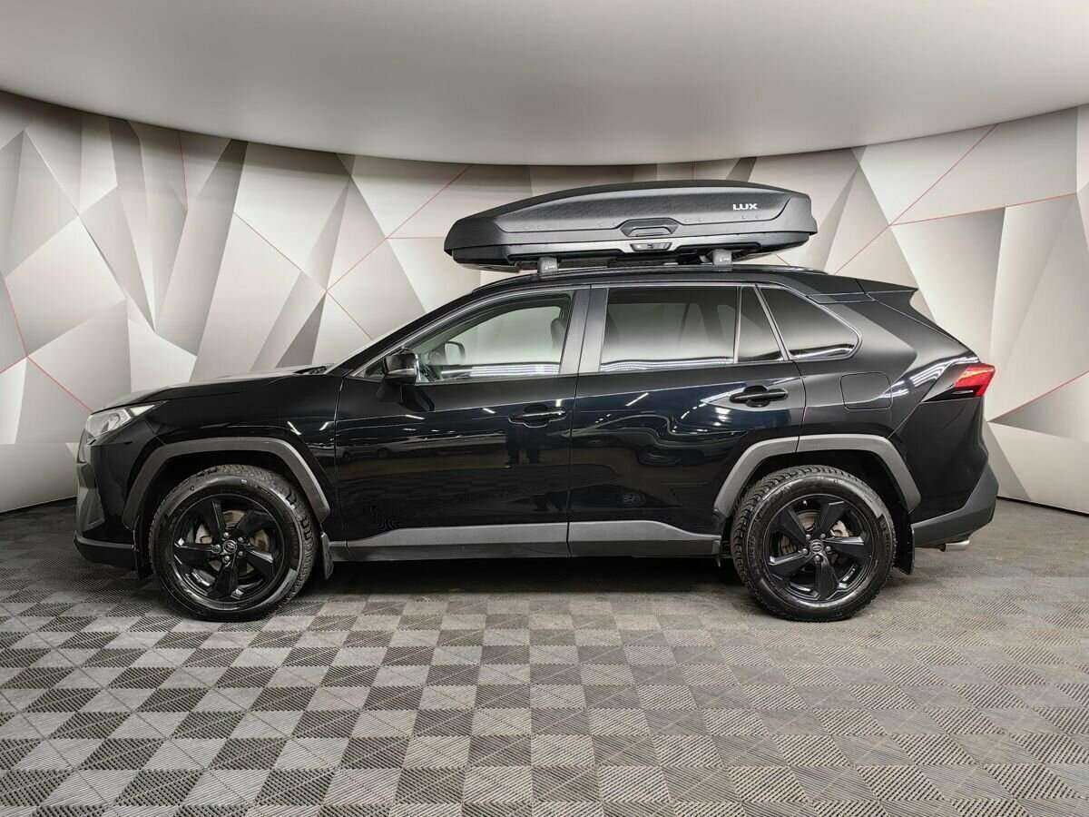 Toyota RAV4 с пробегом — 2021 год. Фото: #4