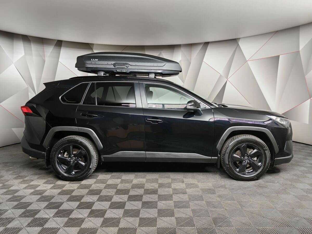 Toyota RAV4 с пробегом — 2021 год. Фото: #5