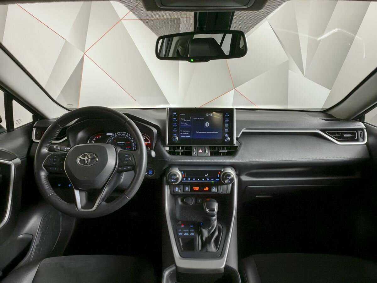 Toyota RAV4 с пробегом — 2021 год. Фото: #9