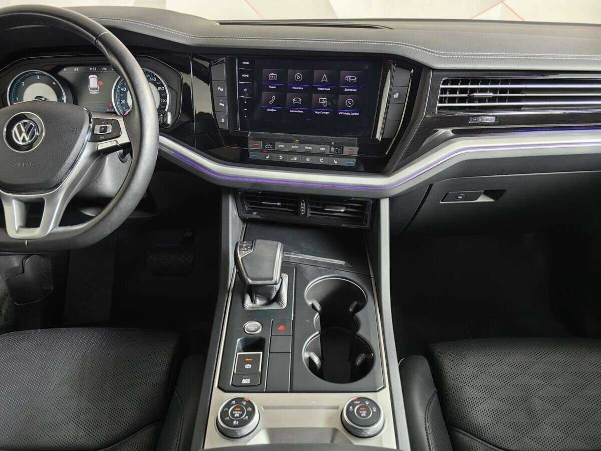 Volkswagen Touareg с пробегом — 2018 год. Фото: #10