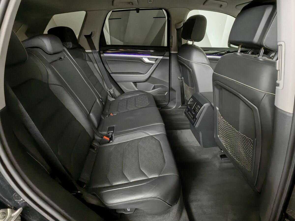 Volkswagen Touareg с пробегом — 2018 год. Фото: #11