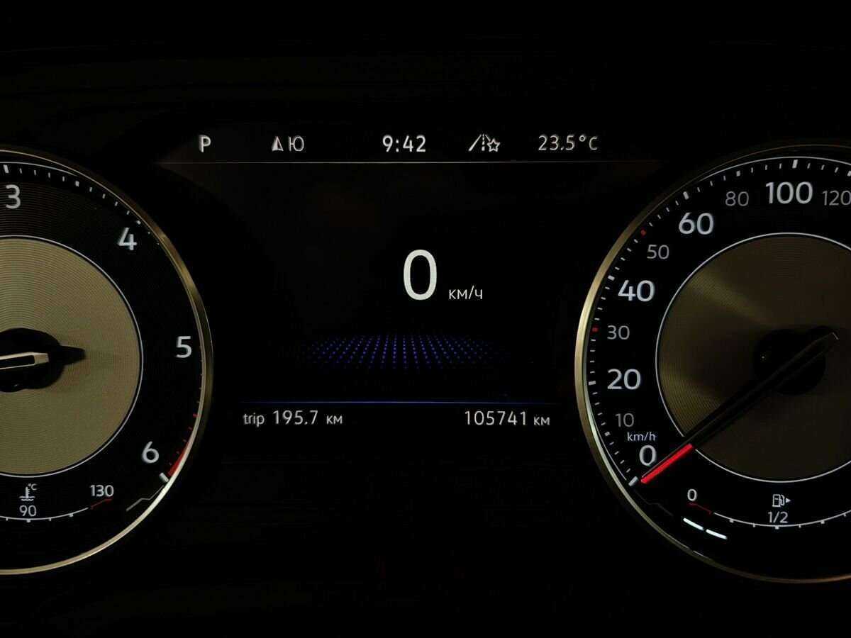 Volkswagen Touareg с пробегом — 2018 год. Фото: #15