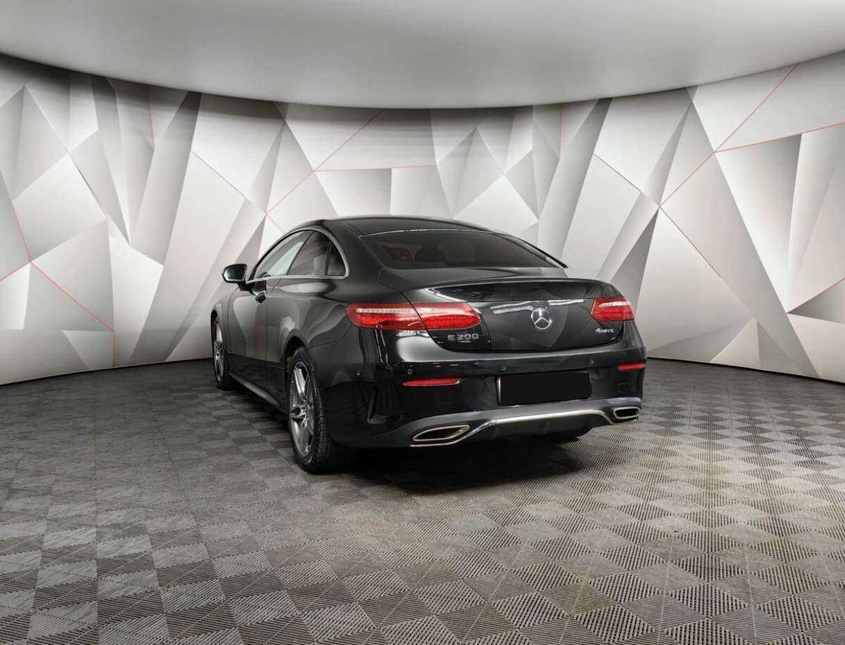 Mercedes-Benz E-Класс с пробегом — 2018 год. Фото: #2
