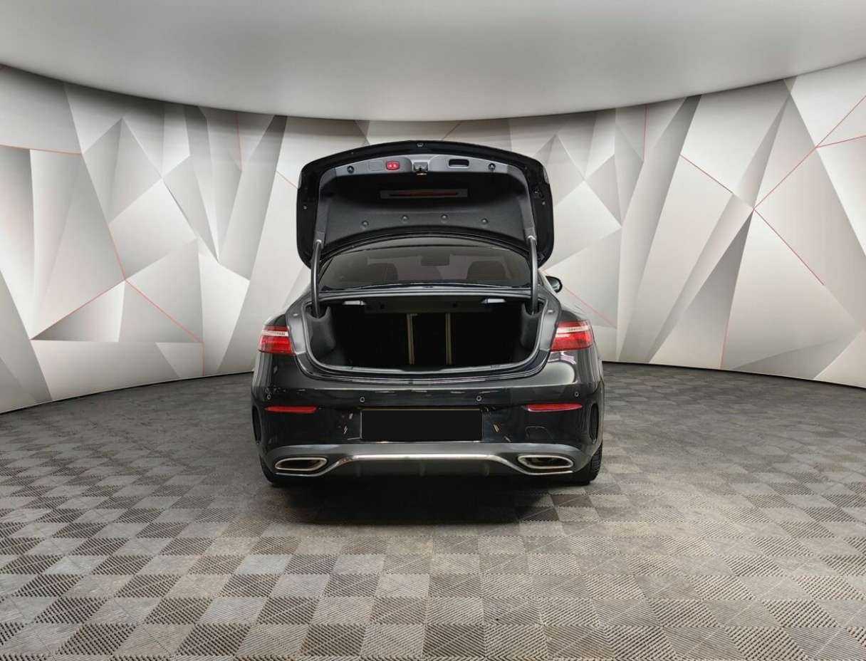 Mercedes-Benz E-Класс с пробегом — 2018 год. Фото: #19
