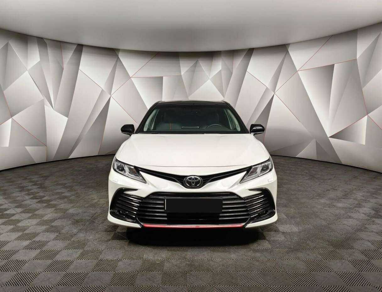 Toyota Camry с пробегом — 2021 год. Фото: #6