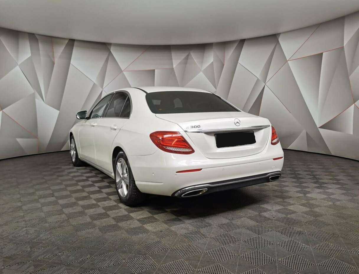 Mercedes-Benz E-Класс с пробегом — 2017 год. Фото: #3