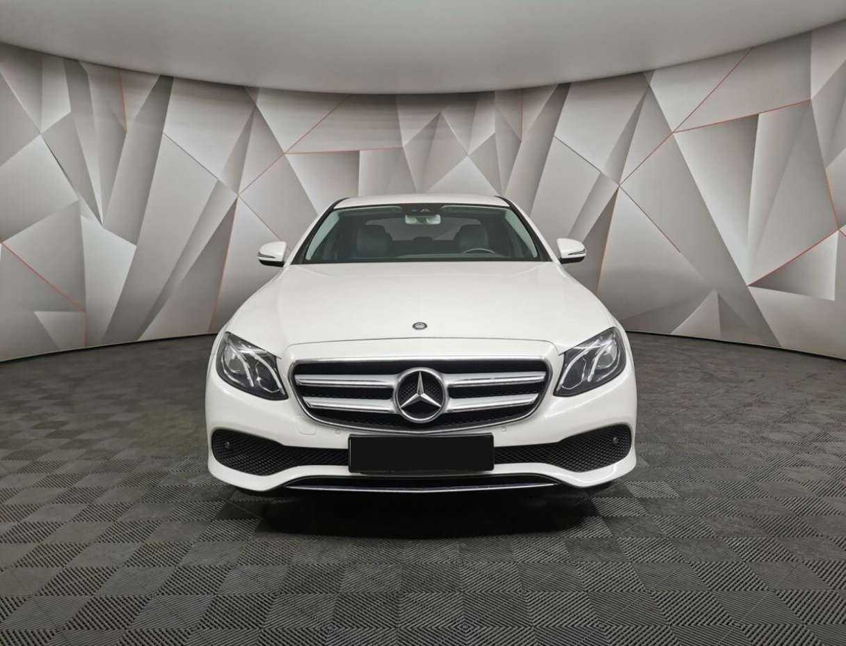 Mercedes-Benz E-Класс с пробегом — 2017 год. Фото: #6