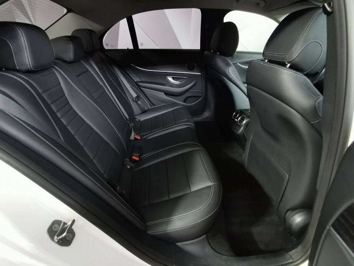 Mercedes-Benz E-Класс с пробегом — 2017 год. Фото: #11