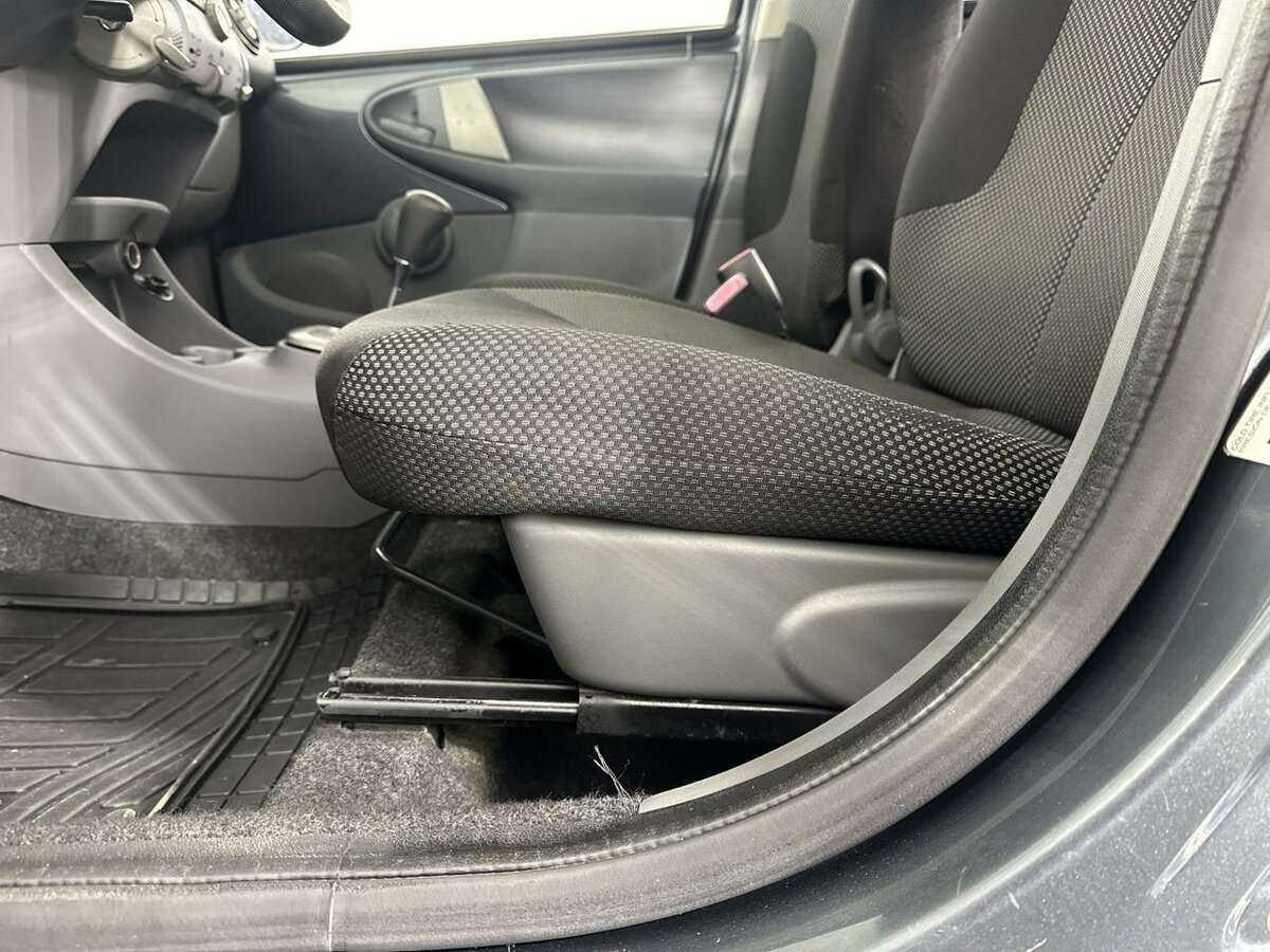 Toyota Aygo с пробегом — 2008 год. Фото: #9