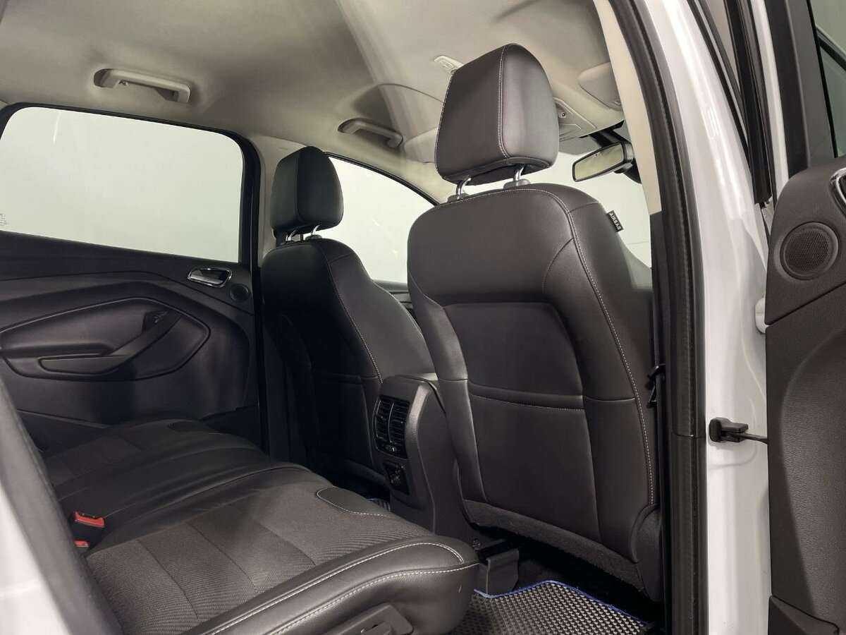 Ford Kuga с пробегом — 2015 год. Фото: #14