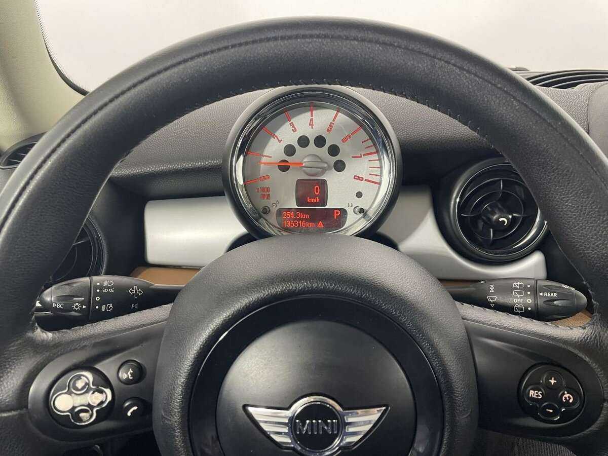 Mini Hatch с пробегом — 2012 год. Фото: #10