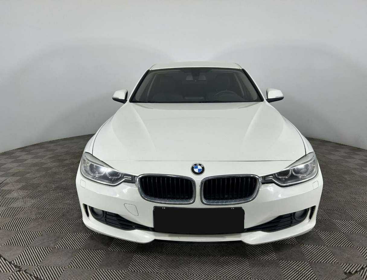 BMW 3 серии с пробегом — 2014 год. Фото: #1