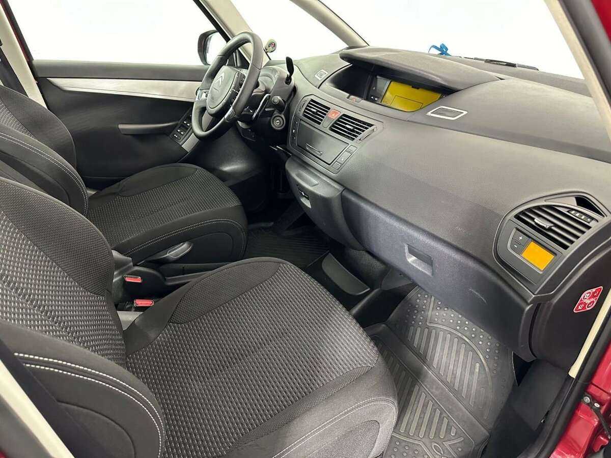 Citroen C4 Picasso с пробегом — 2012 год. Фото: #12