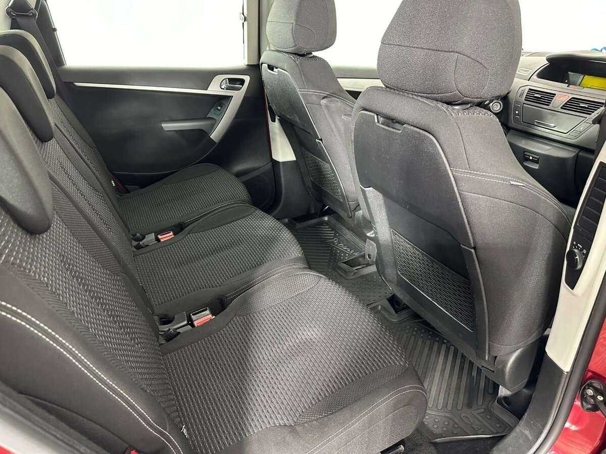 Citroen C4 Picasso с пробегом — 2012 год. Фото: #13