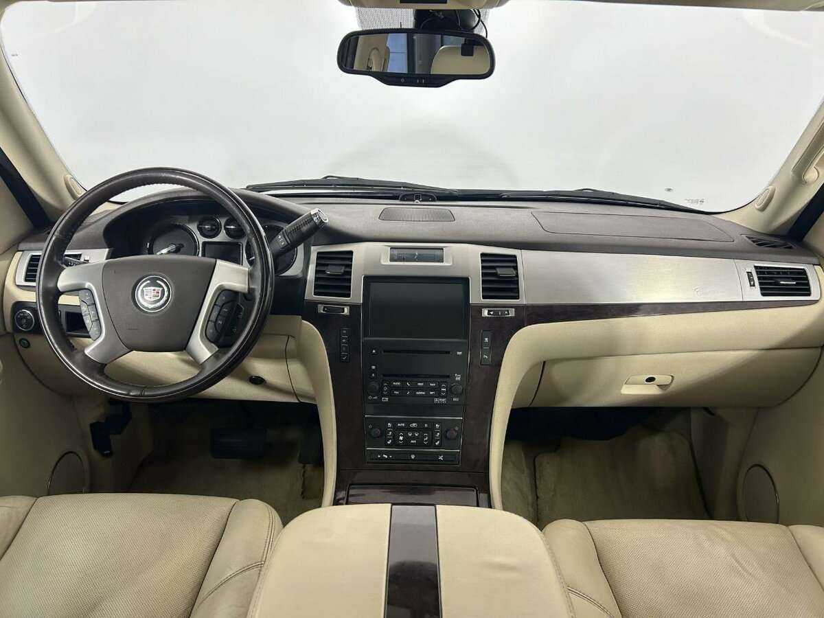 Cadillac Escalade с пробегом — 2008 год. Фото: #6