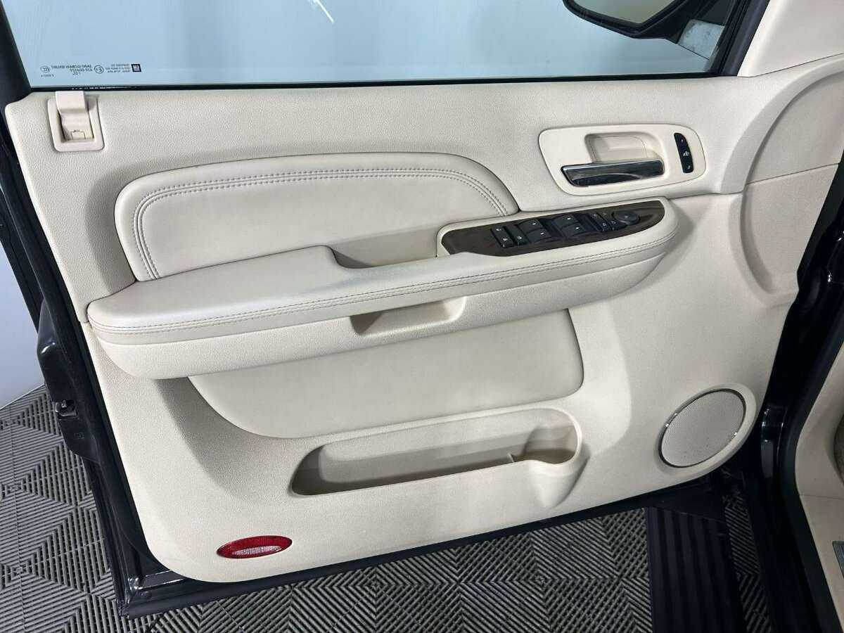 Cadillac Escalade с пробегом — 2008 год. Фото: #7