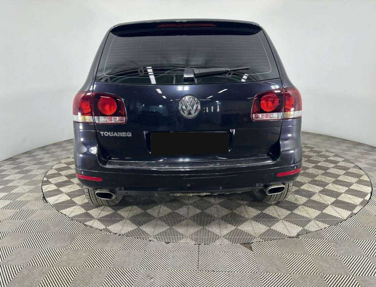 Volkswagen Touareg с пробегом — 2008 год. Фото: #1