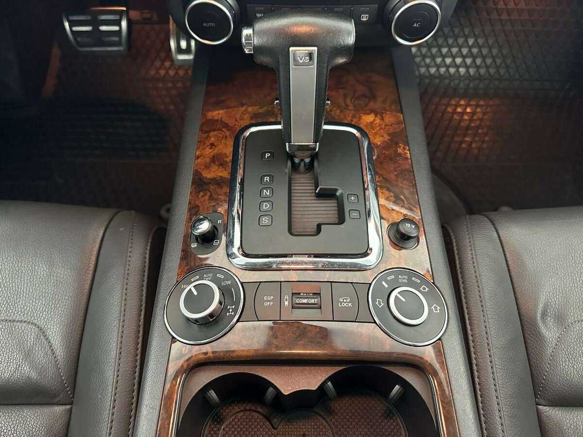 Volkswagen Touareg с пробегом — 2008 год. Фото: #10