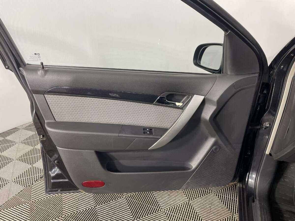 Chevrolet Aveo с пробегом — 2009 год. Фото: #6