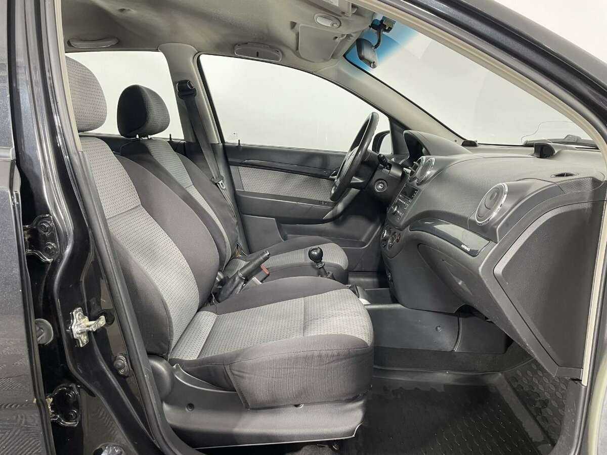 Chevrolet Aveo с пробегом — 2009 год. Фото: #12