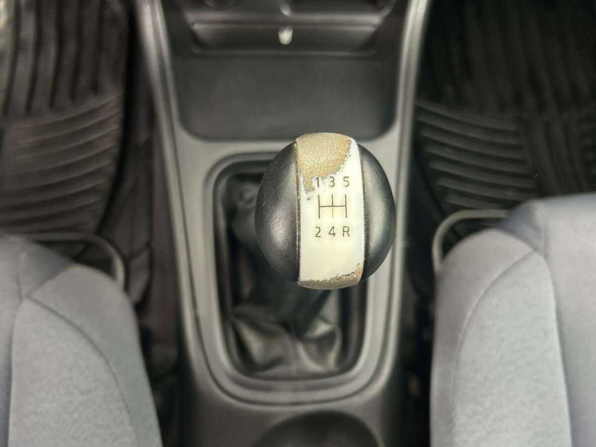 Nissan Almera с пробегом — 2005 год. Фото: #12