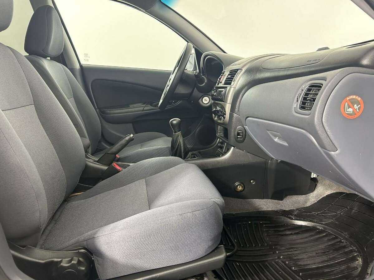 Nissan Almera с пробегом — 2005 год. Фото: #13