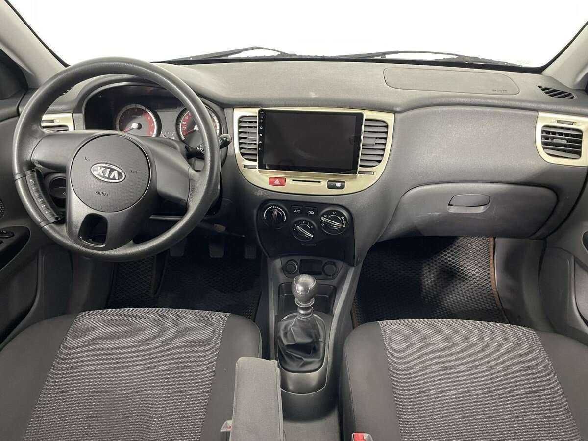 Kia Rio с пробегом — 2010 год. Фото: #6