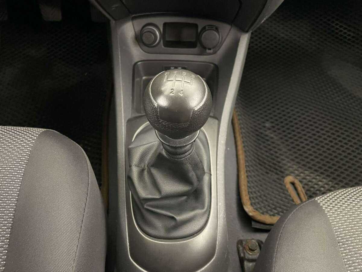 Kia Rio с пробегом — 2010 год. Фото: #12