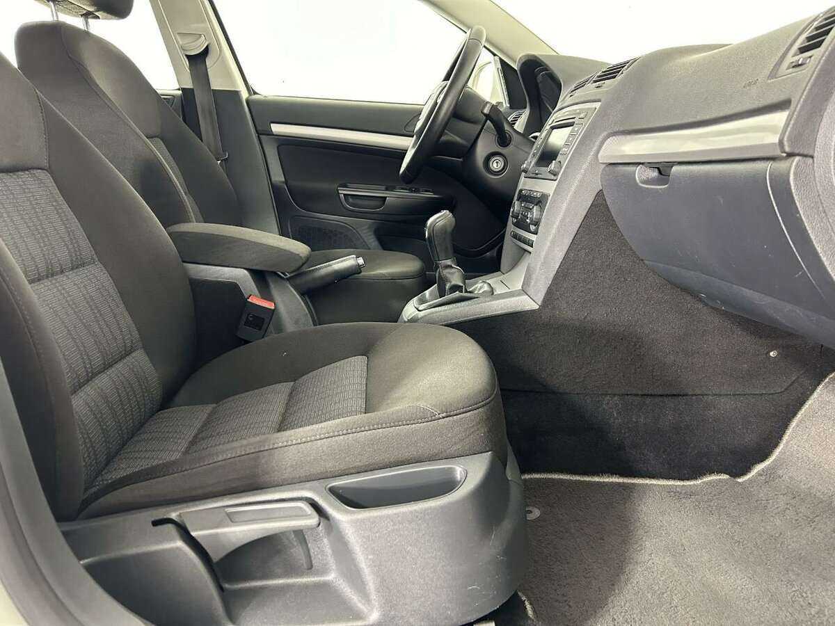 Skoda Octavia с пробегом — 2011 год. Фото: #12