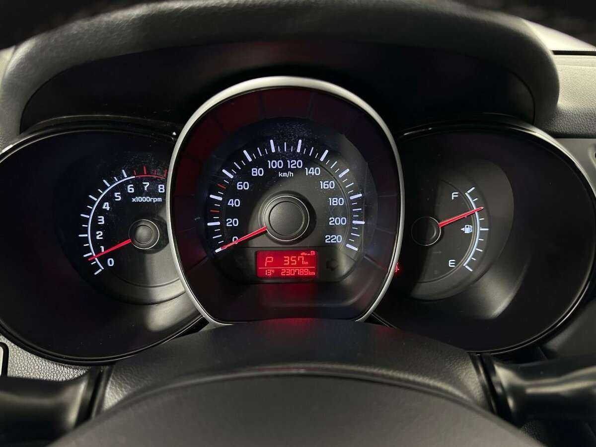 Kia Rio с пробегом — 2015 год. Фото: #8