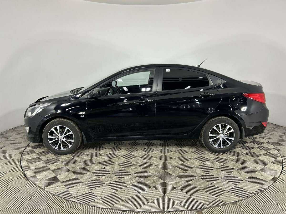 Hyundai Solaris с пробегом — 2015 год. Фото: #4