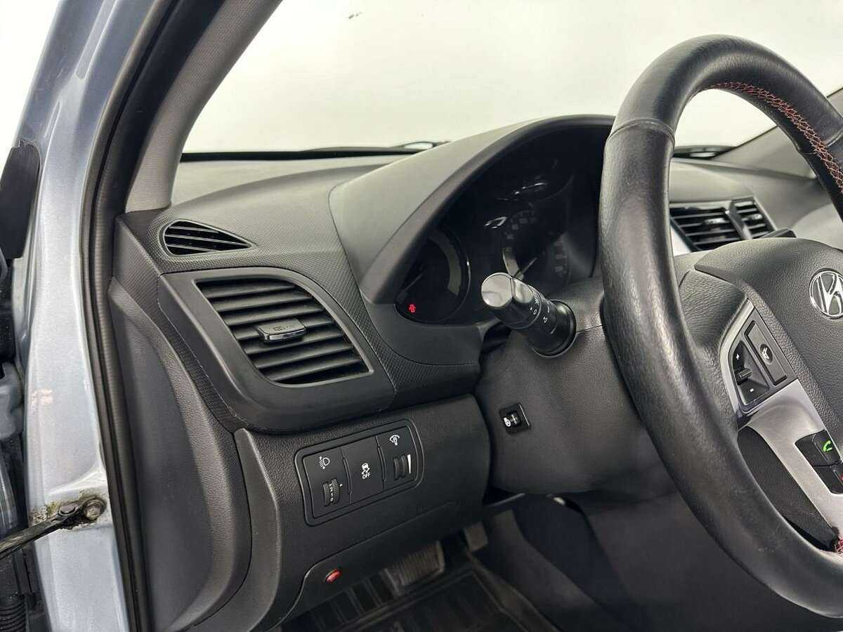 Hyundai Solaris с пробегом — 2011 год. Фото: #8