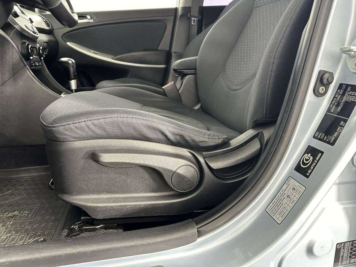 Hyundai Solaris с пробегом — 2011 год. Фото: #9