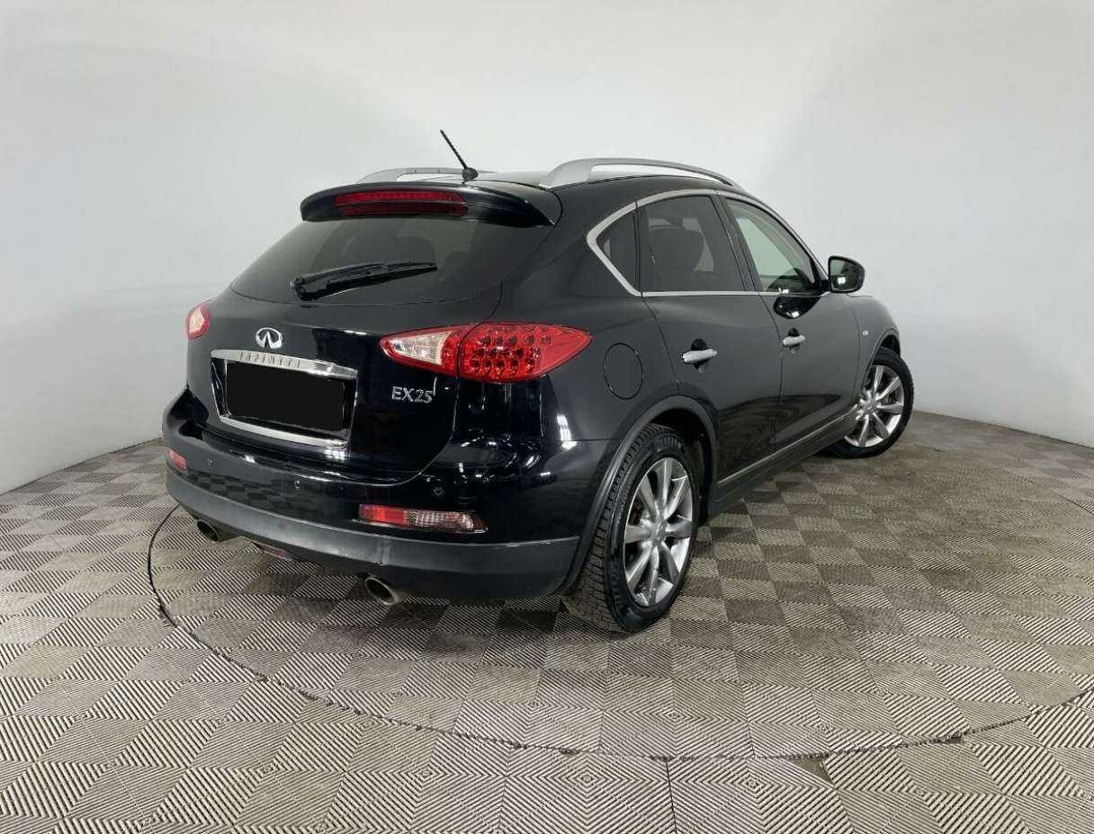 Infiniti EX с пробегом — 2011 год. Фото: #3